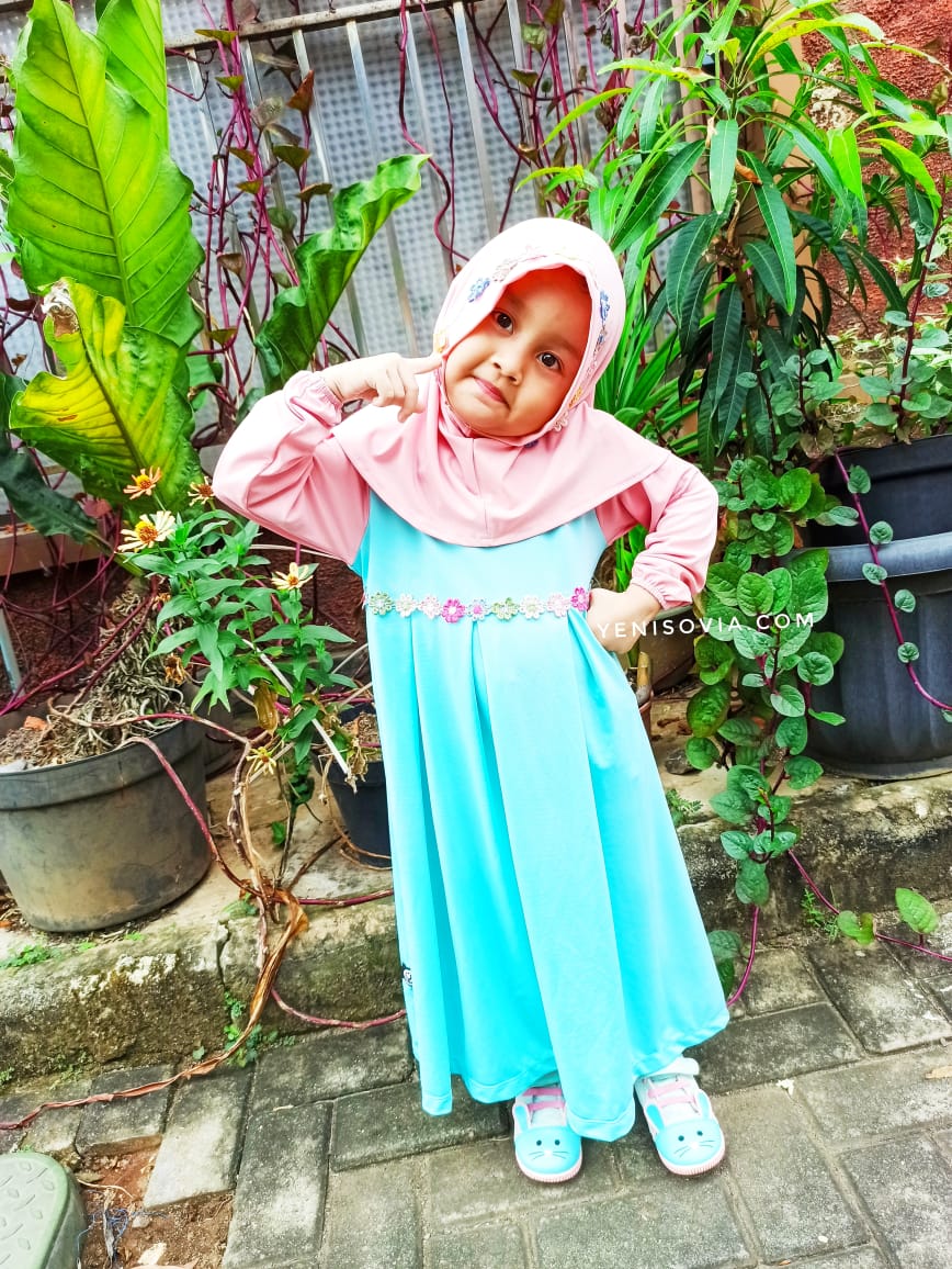 Begini Lho Cara Menyenangkan Mengajarkan Anak Menutup Aurat baju muslim anak perempuan terbaru 2020