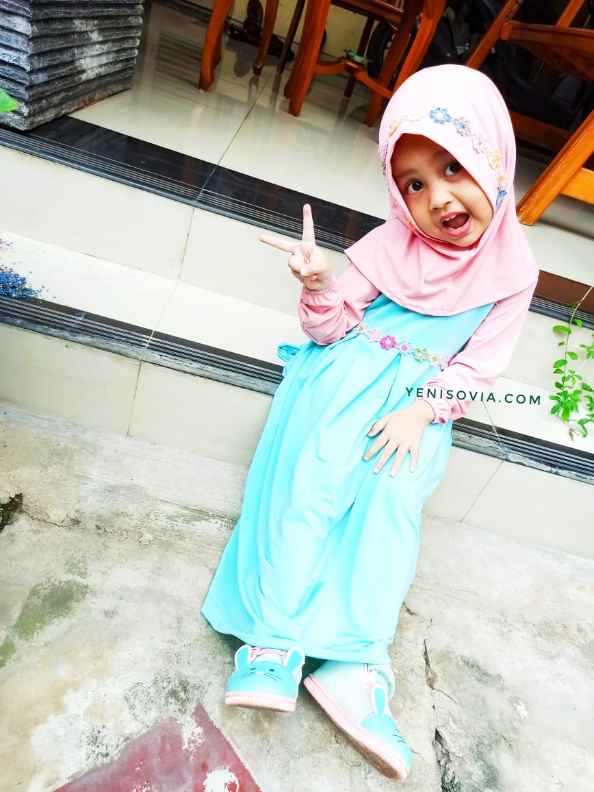 Begini Lho Cara Menyenangkan Mengajarkan Anak Menutup Aurat menutup aurat anak perempuan